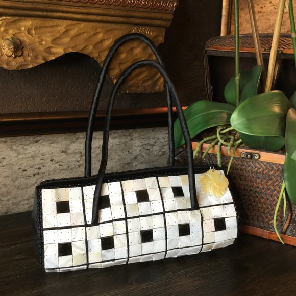 VINTAGE MOTHER OF PEARL HANDBAG - Picture 2 of 8